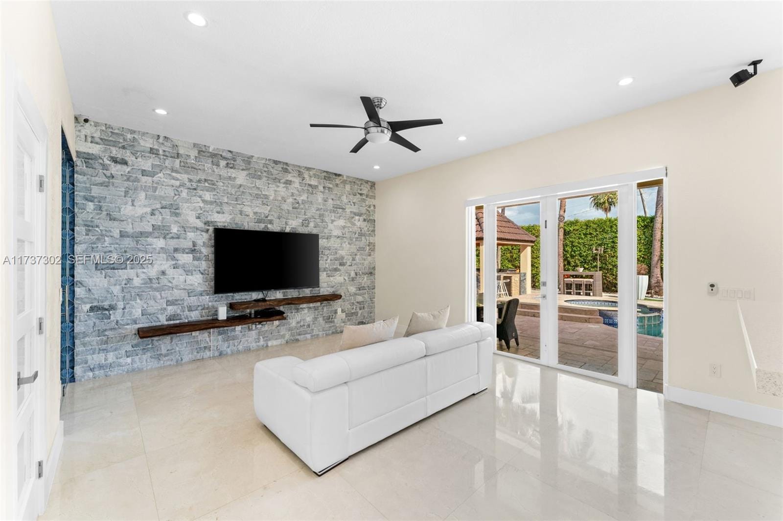 16801 NW 77th Place, Miami Lakes, FL 33016 photo 10