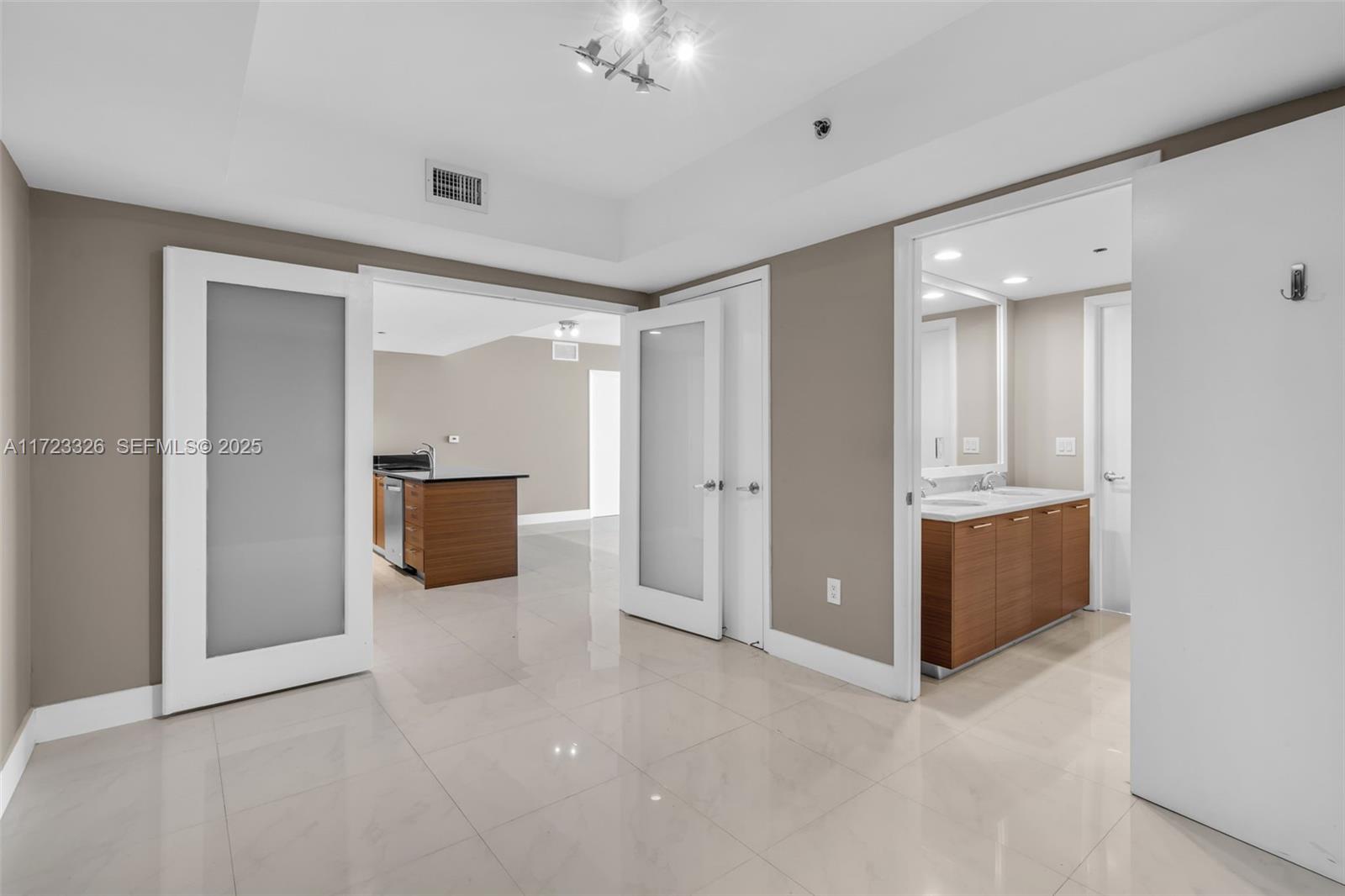 50 Biscayne Boulevard 4208, Miami, FL 33132 photo 28