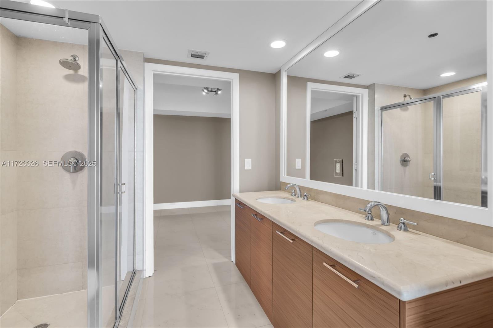 50 Biscayne Boulevard 4208, Miami, FL 33132 photo 29
