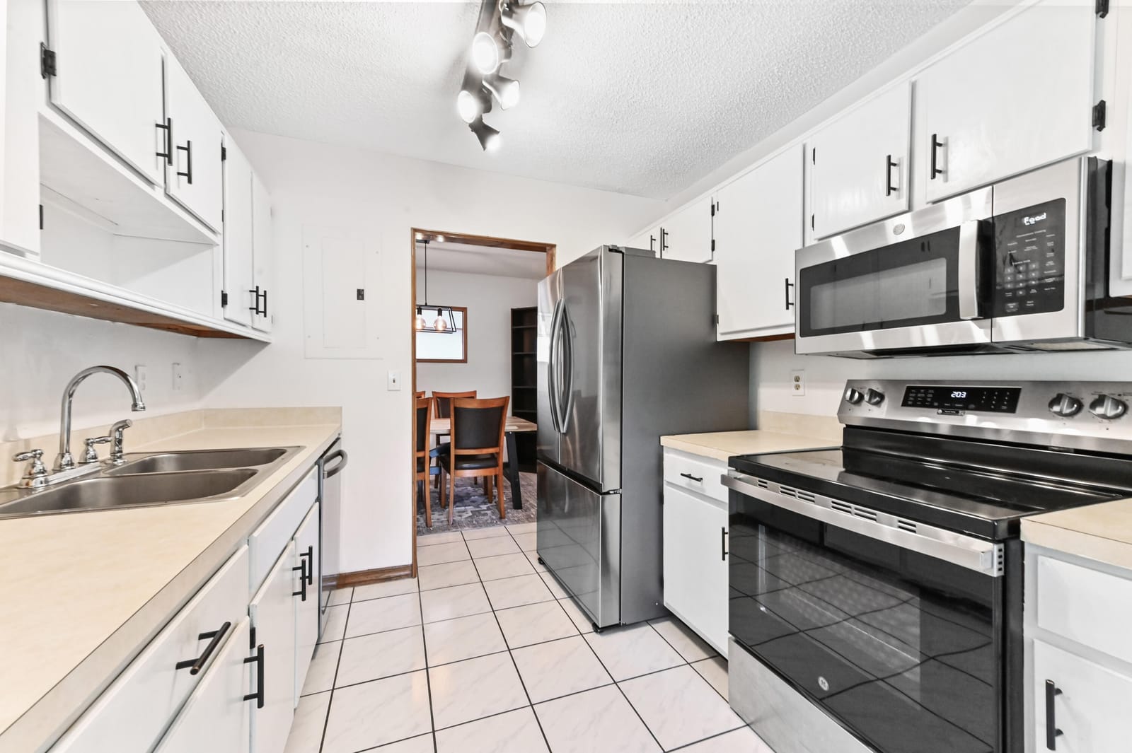 4709 NW 30th Street — photo 12