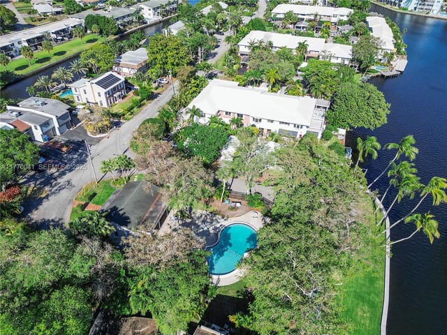 8 Hathaway Lane, sold in Townhouse Isle, Wilton Manors, FL