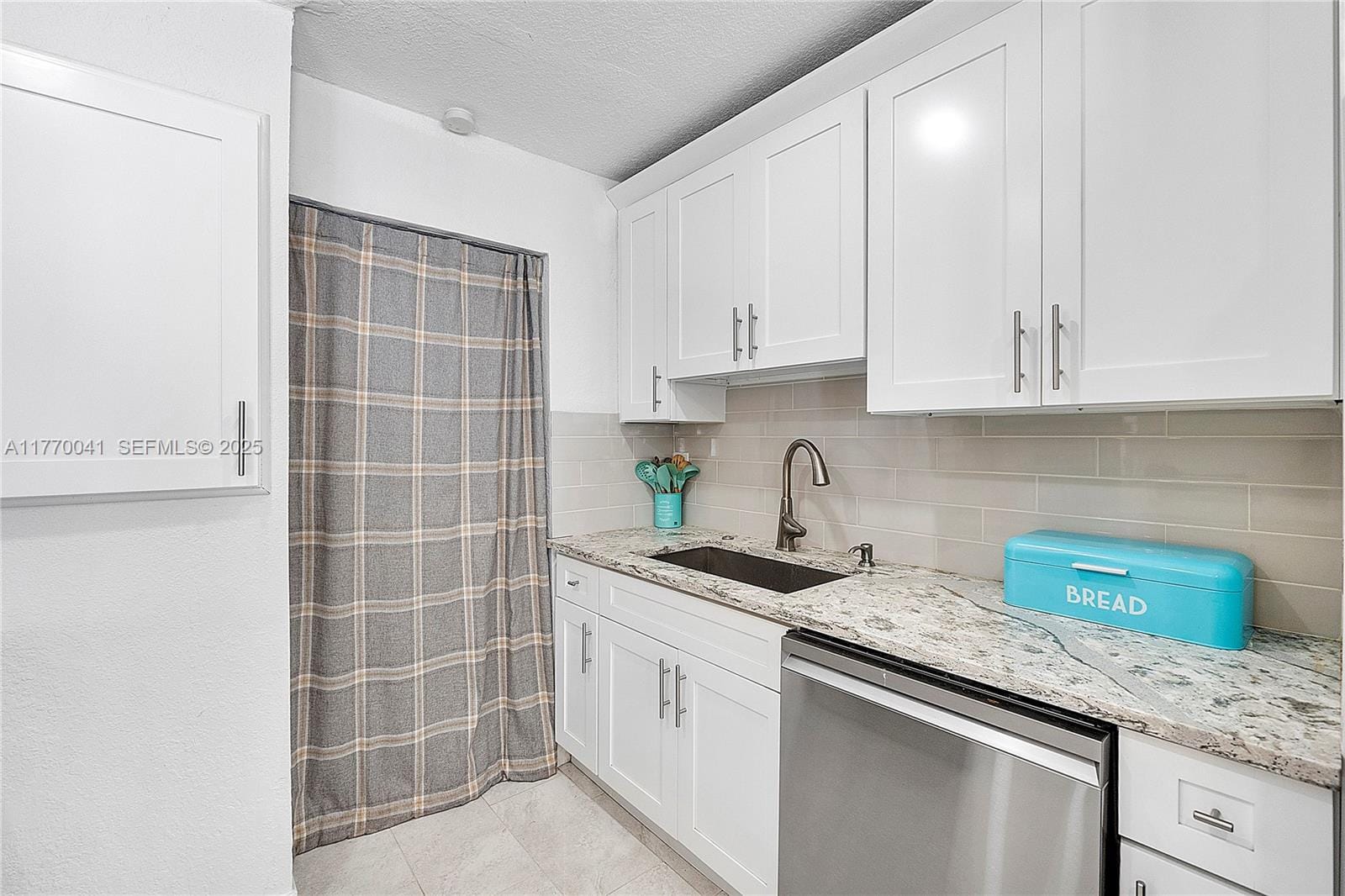 8 Hathaway Lane, Wilton Manors, FL 33305 photo 19