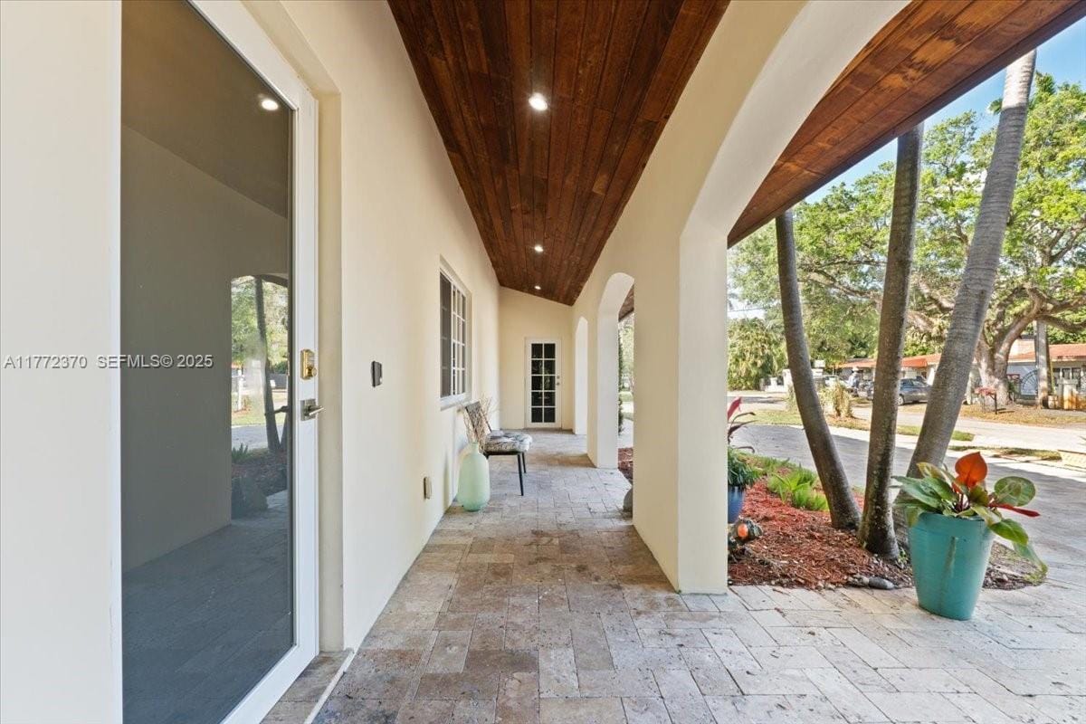 2519 SW 30th Avenue, Fort Lauderdale, FL 33312 photo 3