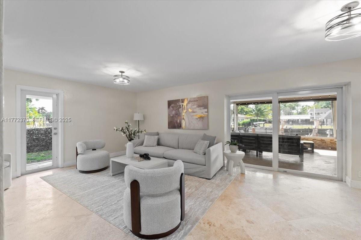 2519 SW 30th Avenue, Fort Lauderdale, FL 33312 photo 8