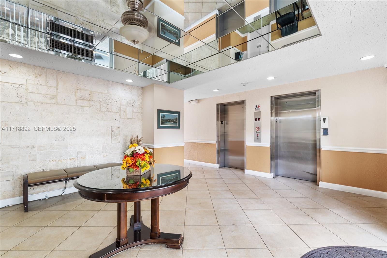 2555 NE 11th Street 303, Fort Lauderdale, FL 33304 photo 4