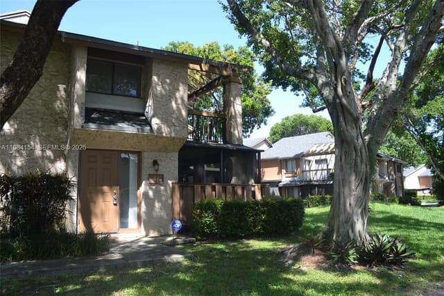 66 Wimbledon Lake Drive, sold in Wimbledon At Jacaranda Co, Plantation, FL