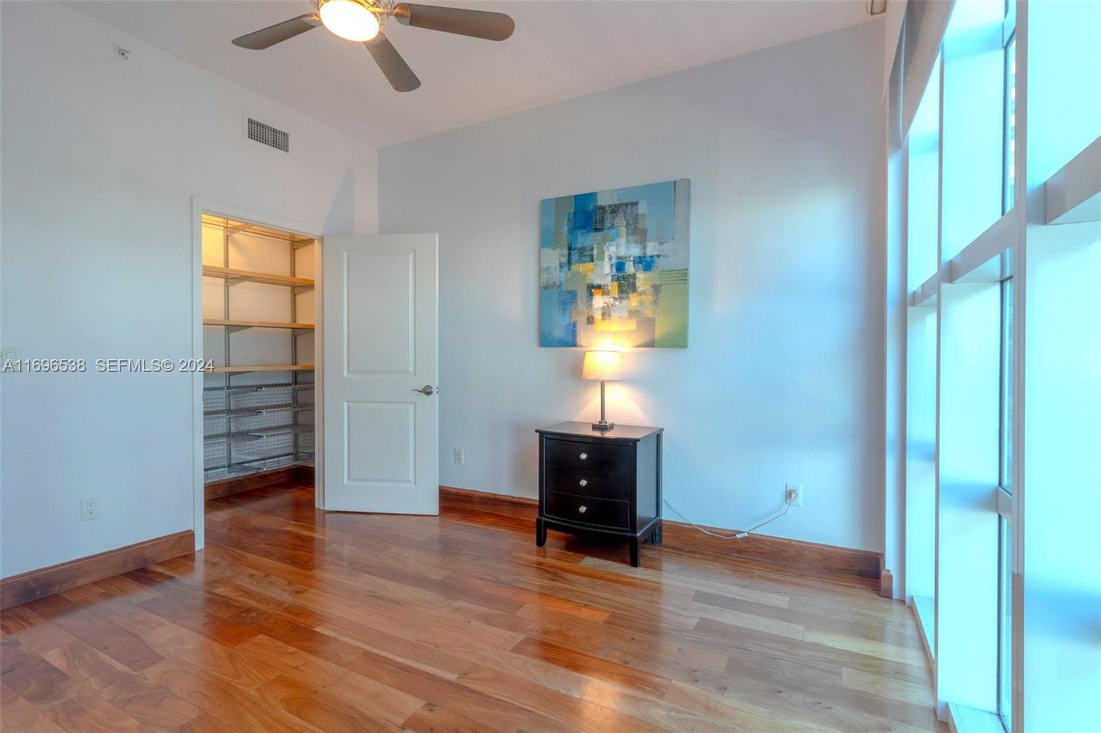 1945 S Ocean Drive M5 — photo 4