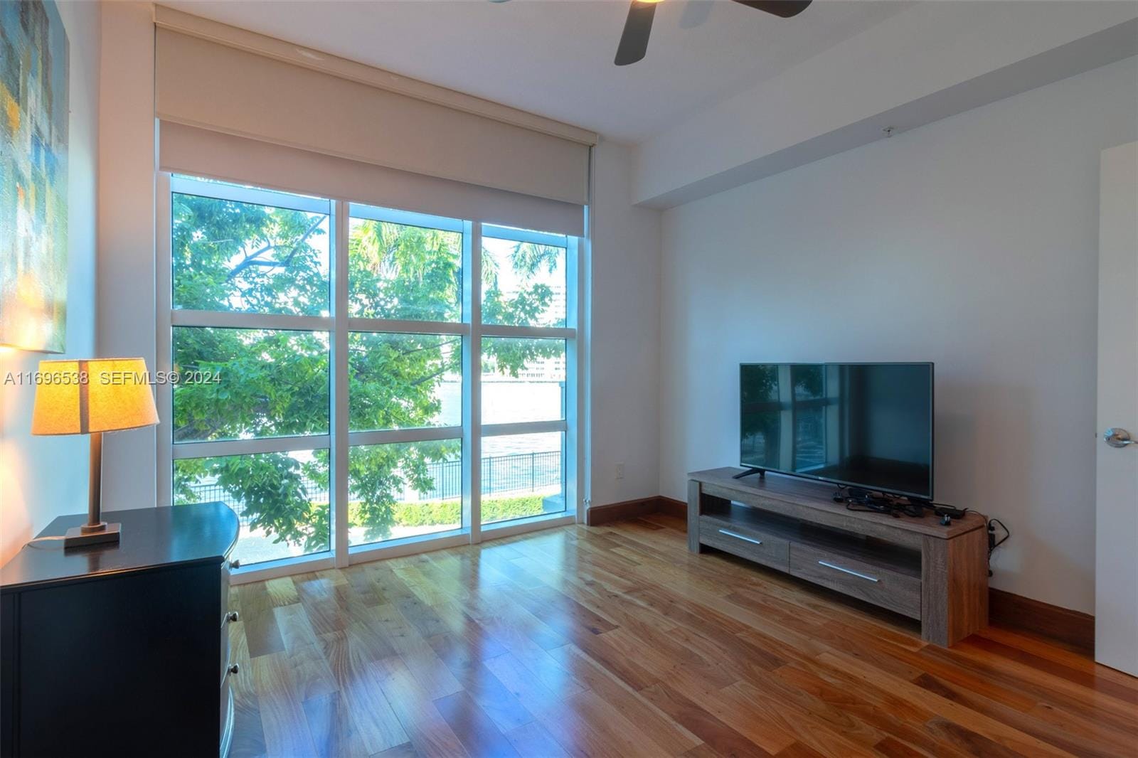 1945 S Ocean Drive M5 — photo 7