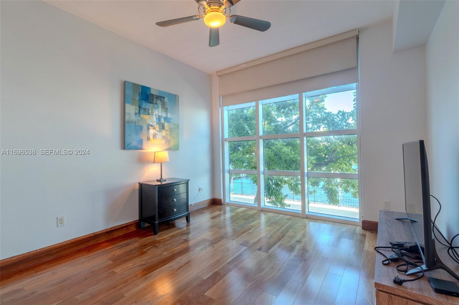 1945 S Ocean Drive M5 — photo 8