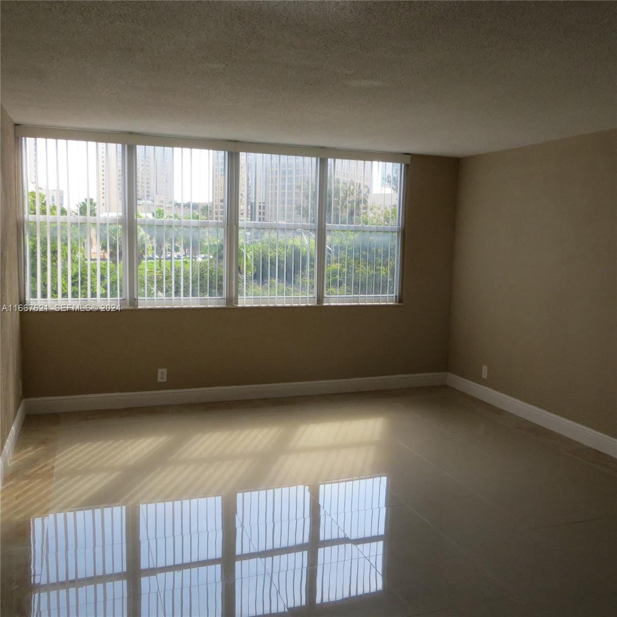 9143 SW 77th Avenue B403, Miami, FL 33156 photo 2