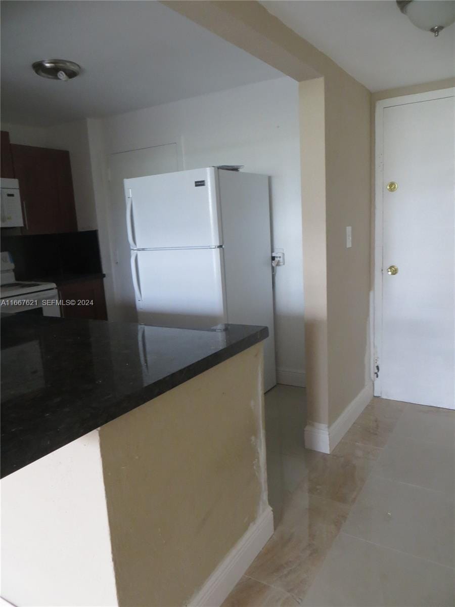 9143 SW 77th Avenue B403, Miami, FL 33156 photo 3