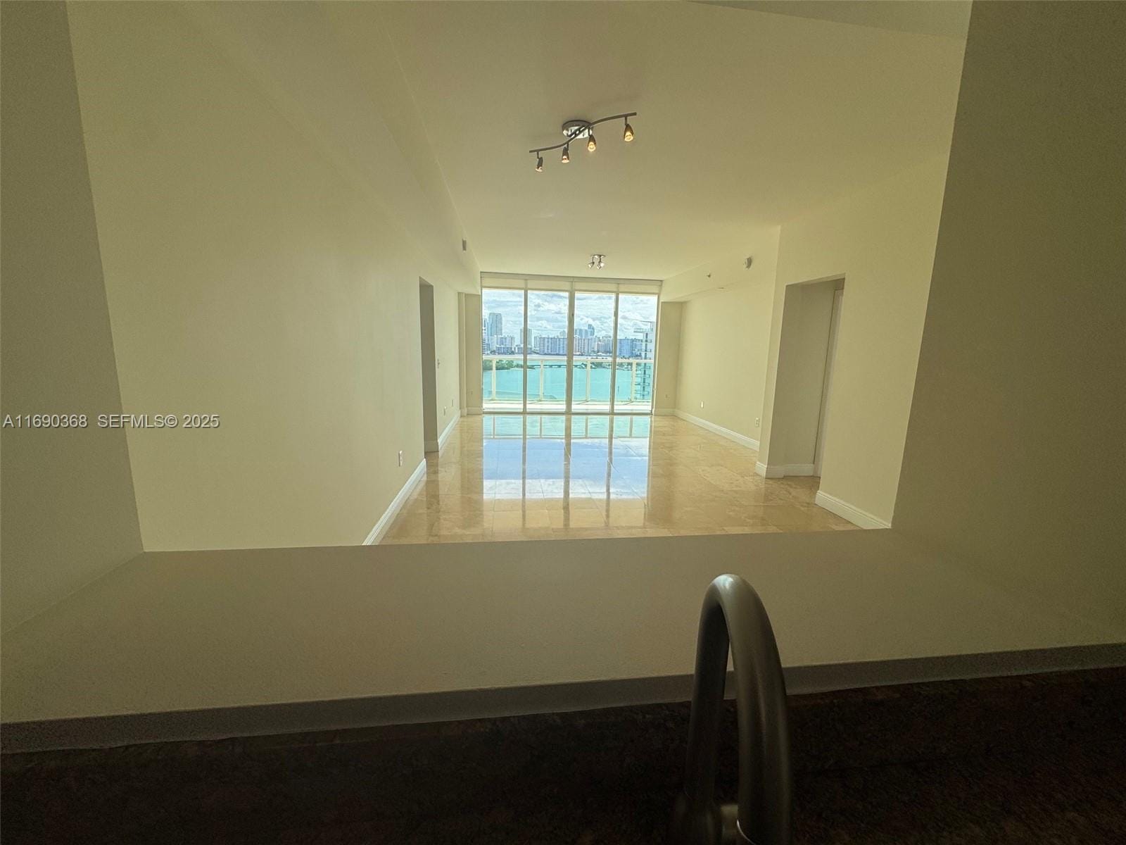 3330 NE 190 Street 1215 — photo 12