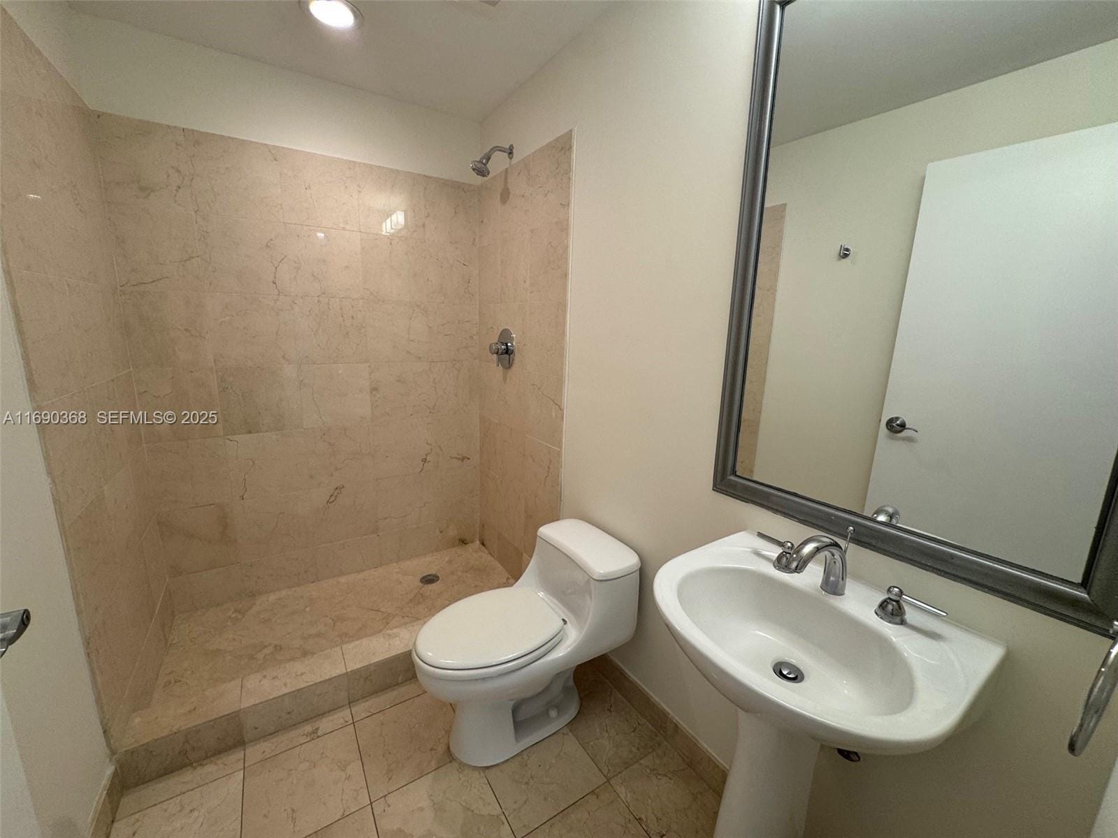 3330 NE 190 Street 1215 — photo 6