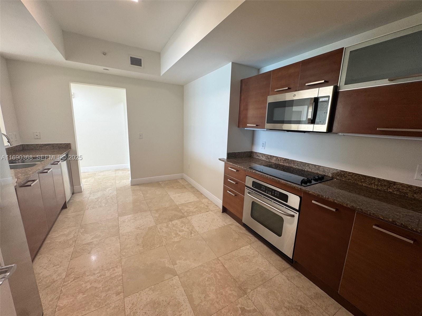 3330 NE 190 Street 1215 — photo 10