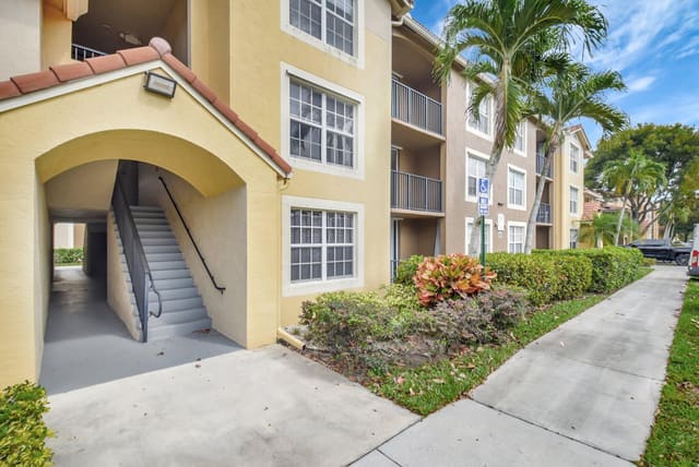 15035 Michelangelo Boulevard 305, Delray Beach, FL 33446