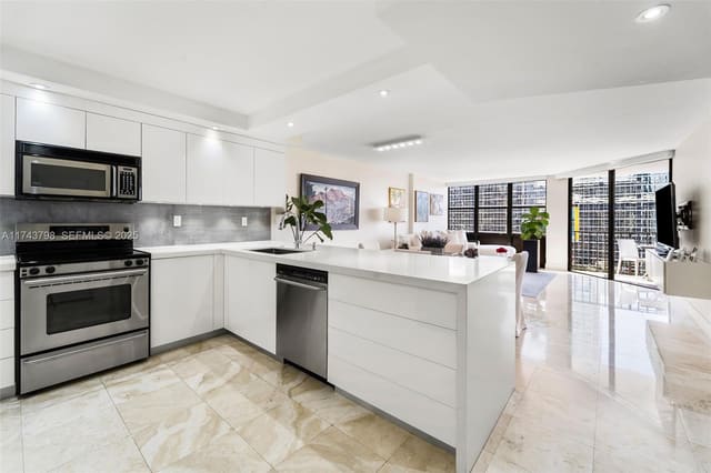 1915 Brickell Avenue C1412, sold in Brickell Place Phase Ii C, Miami, FL