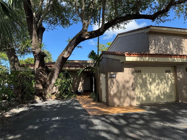 109 Heatherbrook Way 146, Hollywood, FL 33021