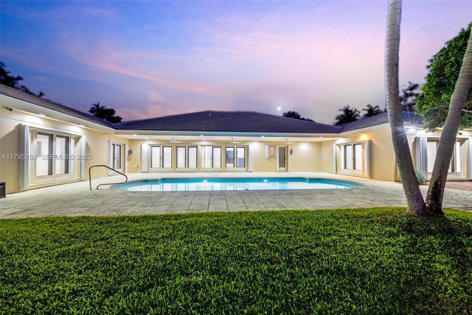 6670 Riviera Drive — photo 4