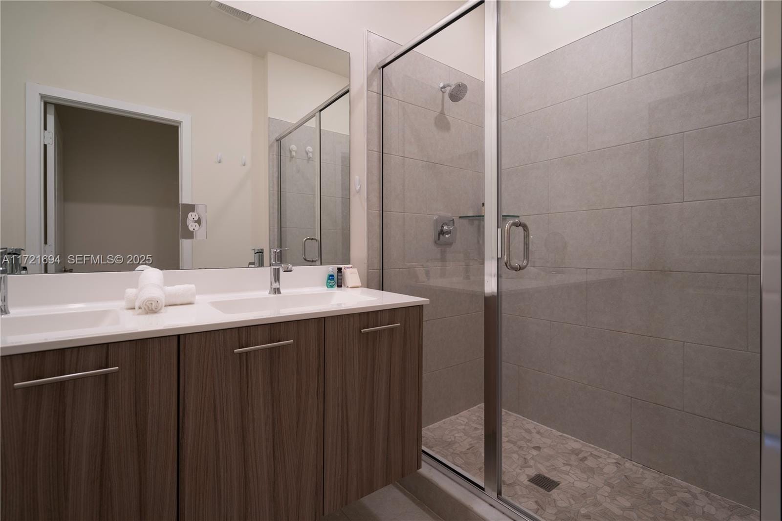 4552 NW 83rd Path, Doral, FL 33166 photo 12