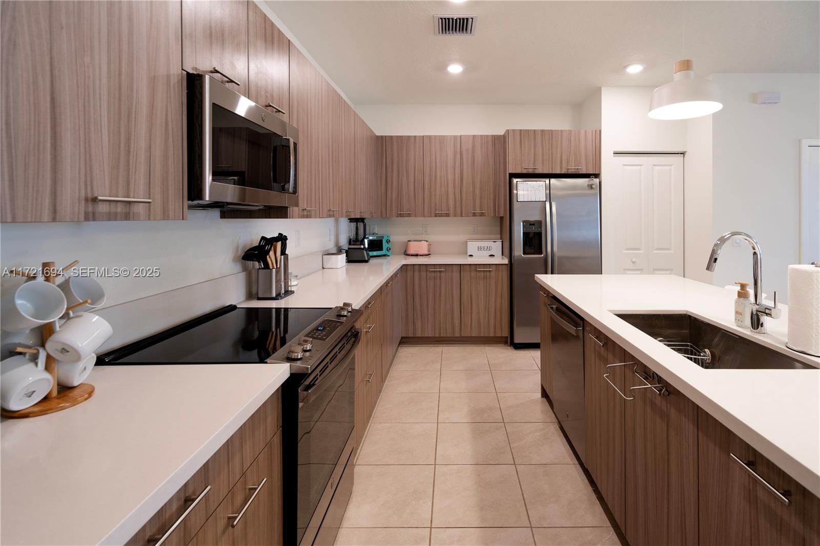 4552 NW 83rd Path, Doral, FL 33166 photo 4