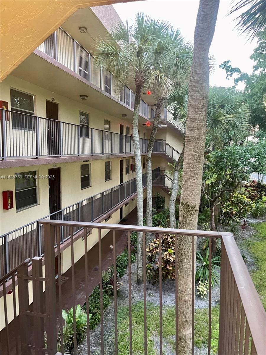 3161 NW 47th Terrace 301, Lauderdale Lakes, FL 33319