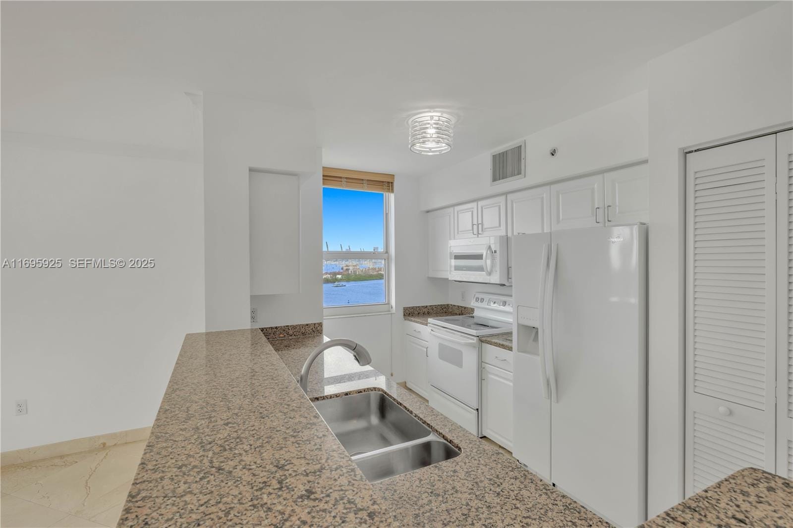 90 Alton Road 1902, Miami Beach, FL 33139 photo 30