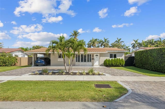 1017 NE 3rd Street, Hallandale Beach, FL 33009