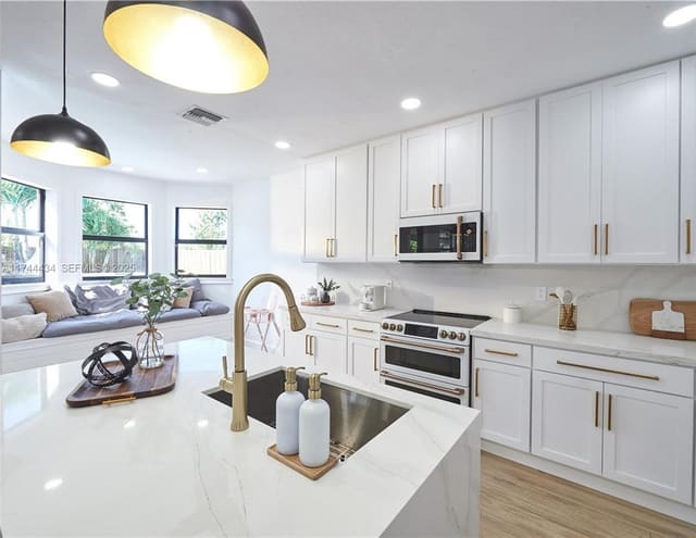 15565 SW 176th Terrace, Miami, FL 33187