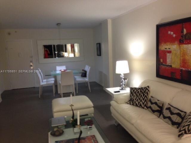 400 Kings Point Drive 810 — photo 12