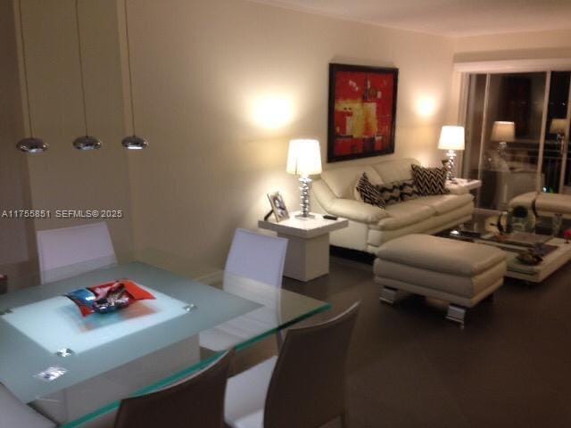 400 Kings Point Drive 810 — photo 10