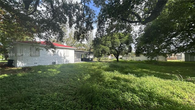 205 Seaman Avenue, Opa-Locka, FL 33054