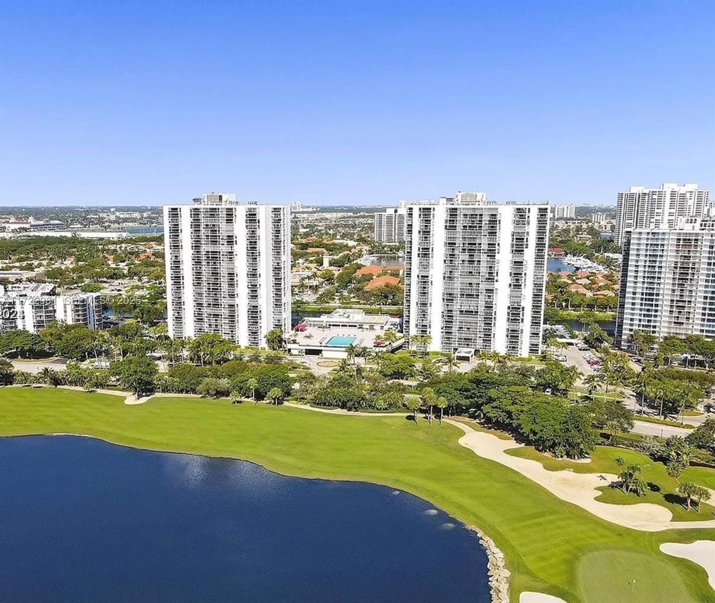 3675 N Country Club Drive 203, Aventura, FL 33180