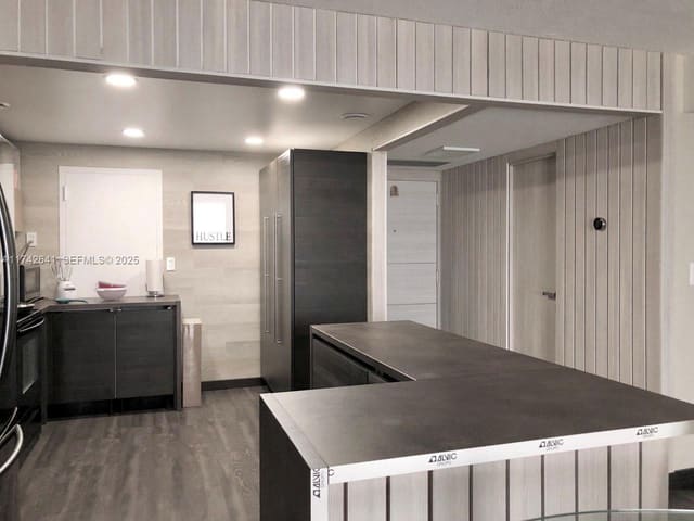 427 Golden Isles Drive 15J, Golden Horn South, Hallandale Beach, FL