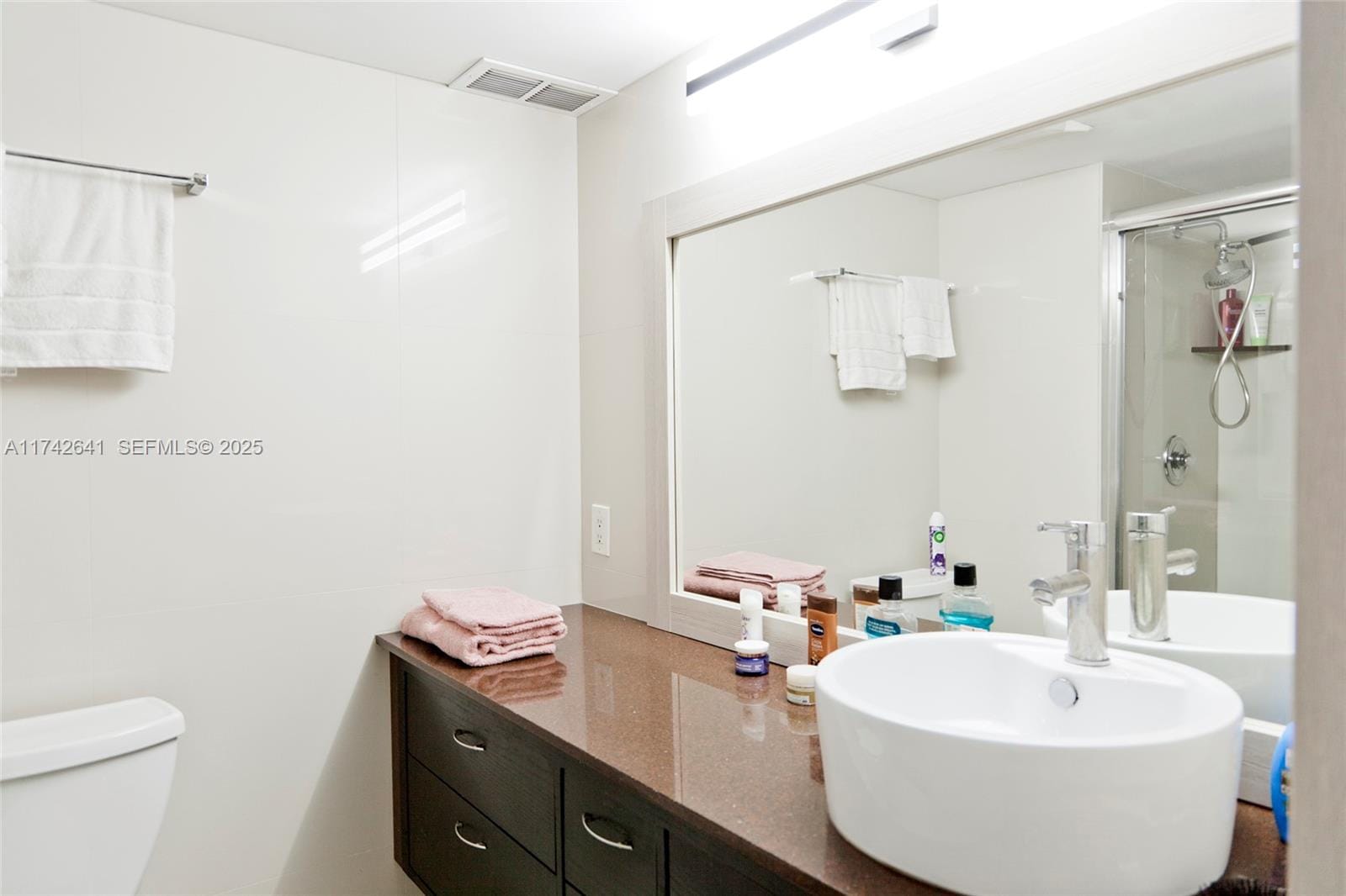 427 Golden Isles Drive 15J, Hallandale Beach, FL 33009 photo 21