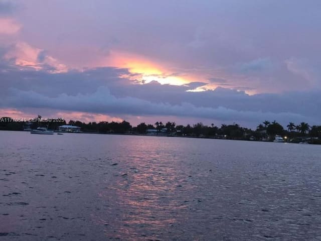 801 S Ocean Drive 604, sold in Valiant House, Hollywood, FL