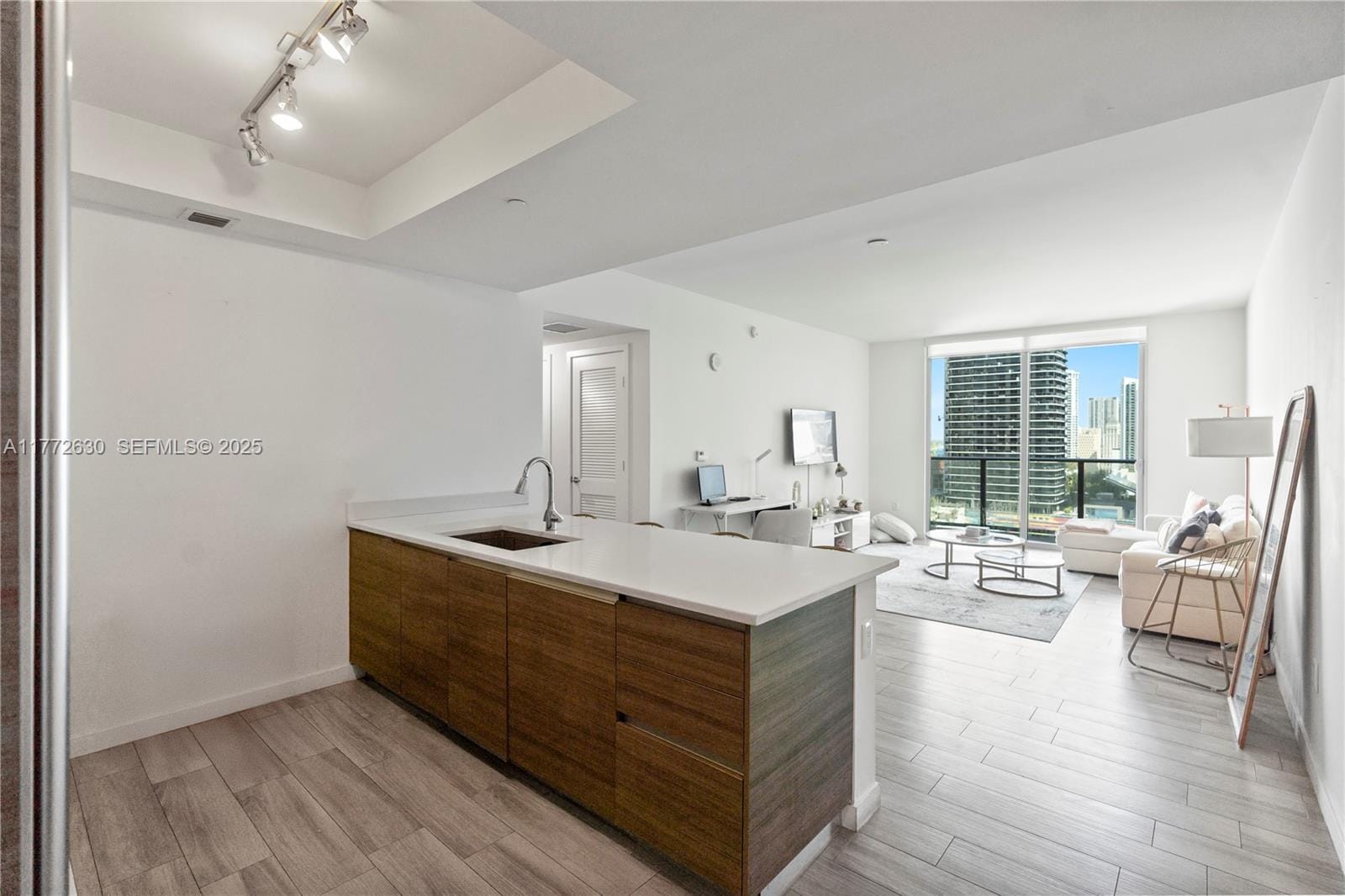 1100 S Miami Avenue 2007, Miami, FL 33130 photo 4