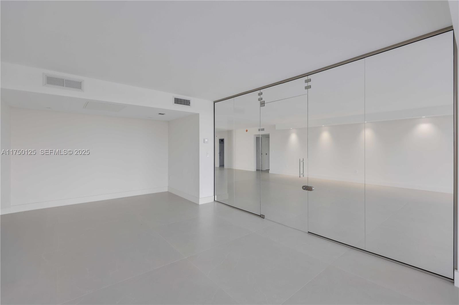 5500 Collins Avenue 802, Miami Beach, FL 33140 photo 13