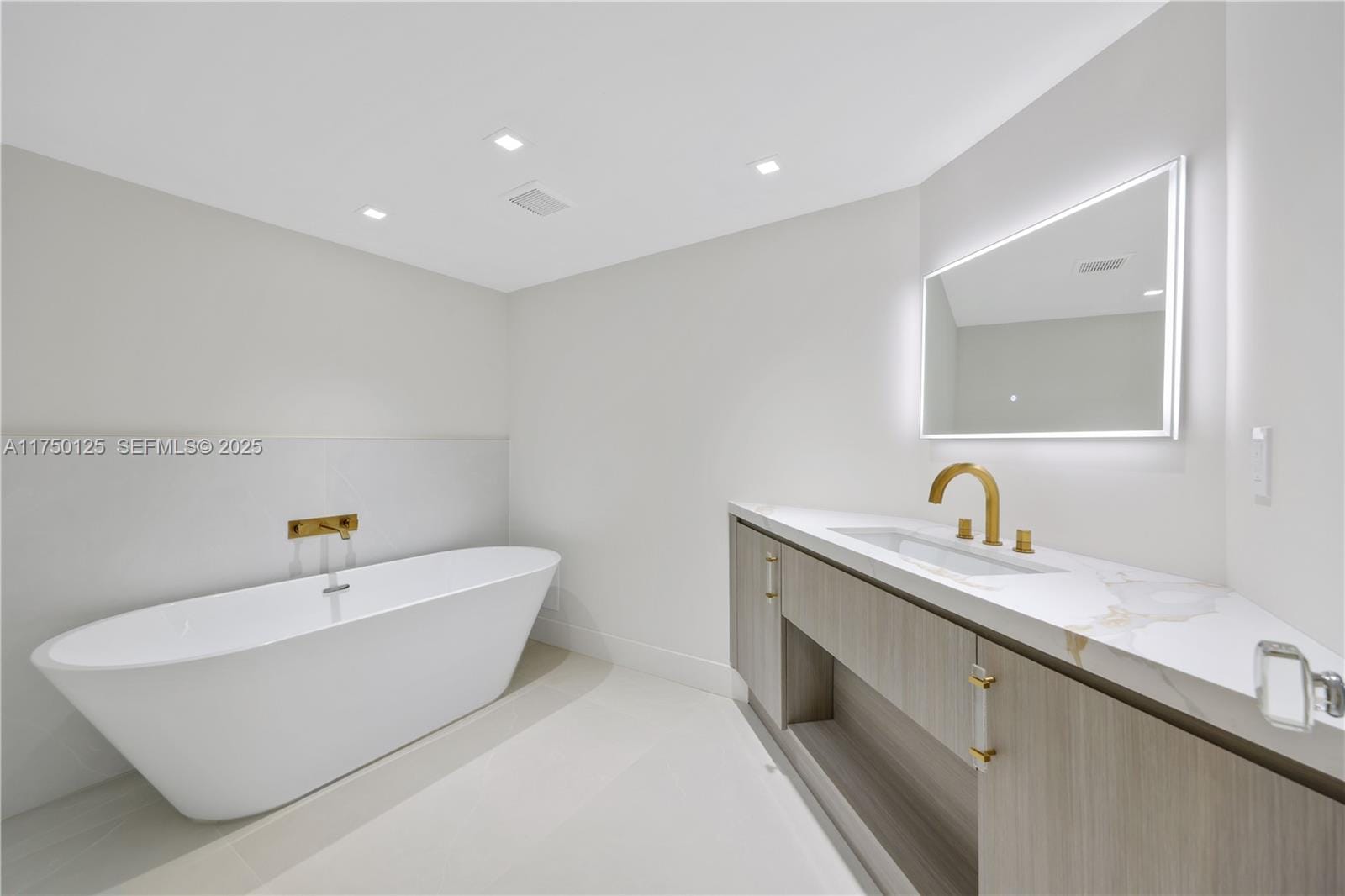 5500 Collins Avenue 802, Miami Beach, FL 33140 photo 28