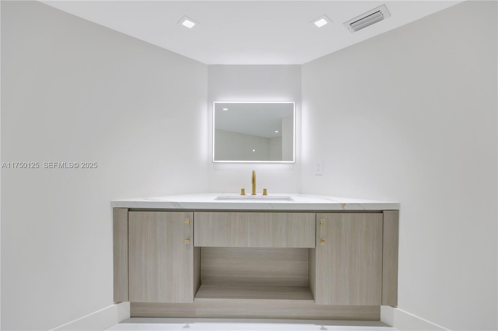5500 Collins Avenue 802, Miami Beach, FL 33140 photo 29
