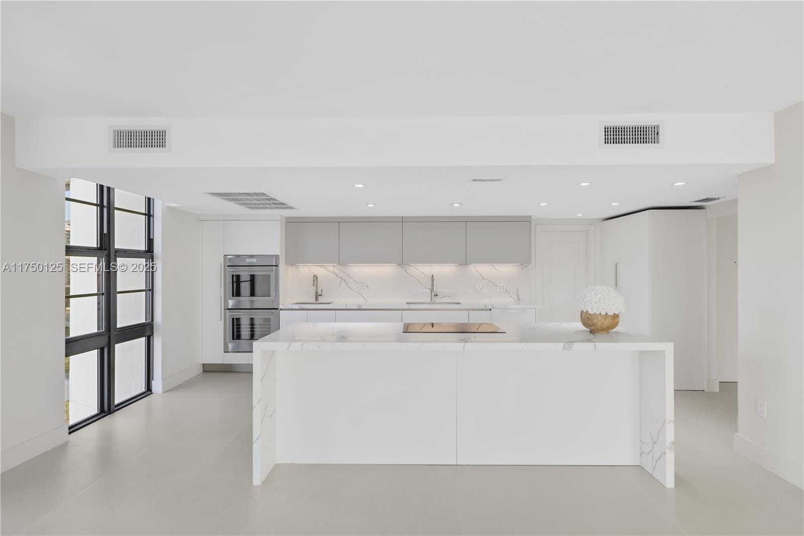 5500 Collins Avenue 802, Miami Beach, FL 33140 photo 6