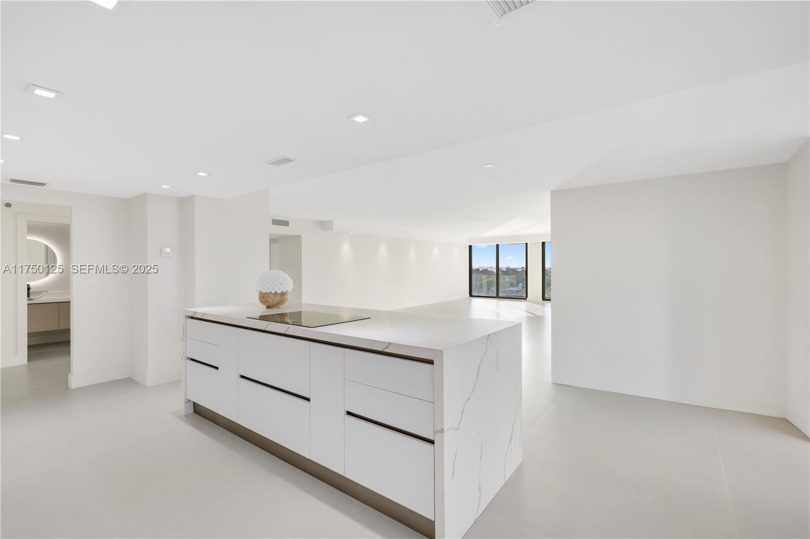 5500 Collins Avenue 802, Miami Beach, FL 33140 photo 8