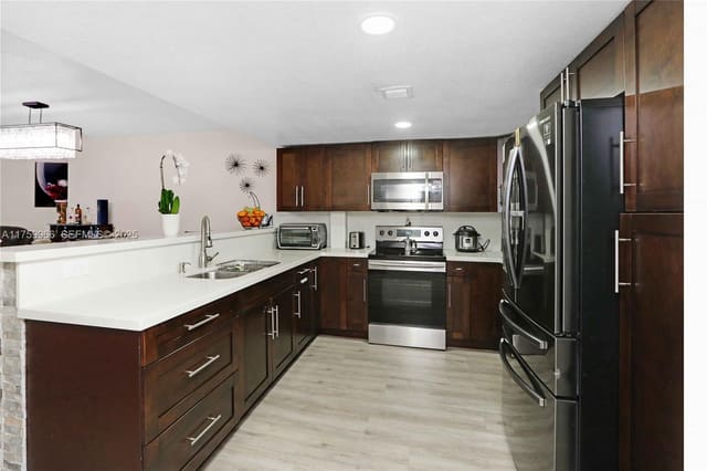 10852 N Kendall Drive 317, sold in Kendall Gate Condo, Miami, FL