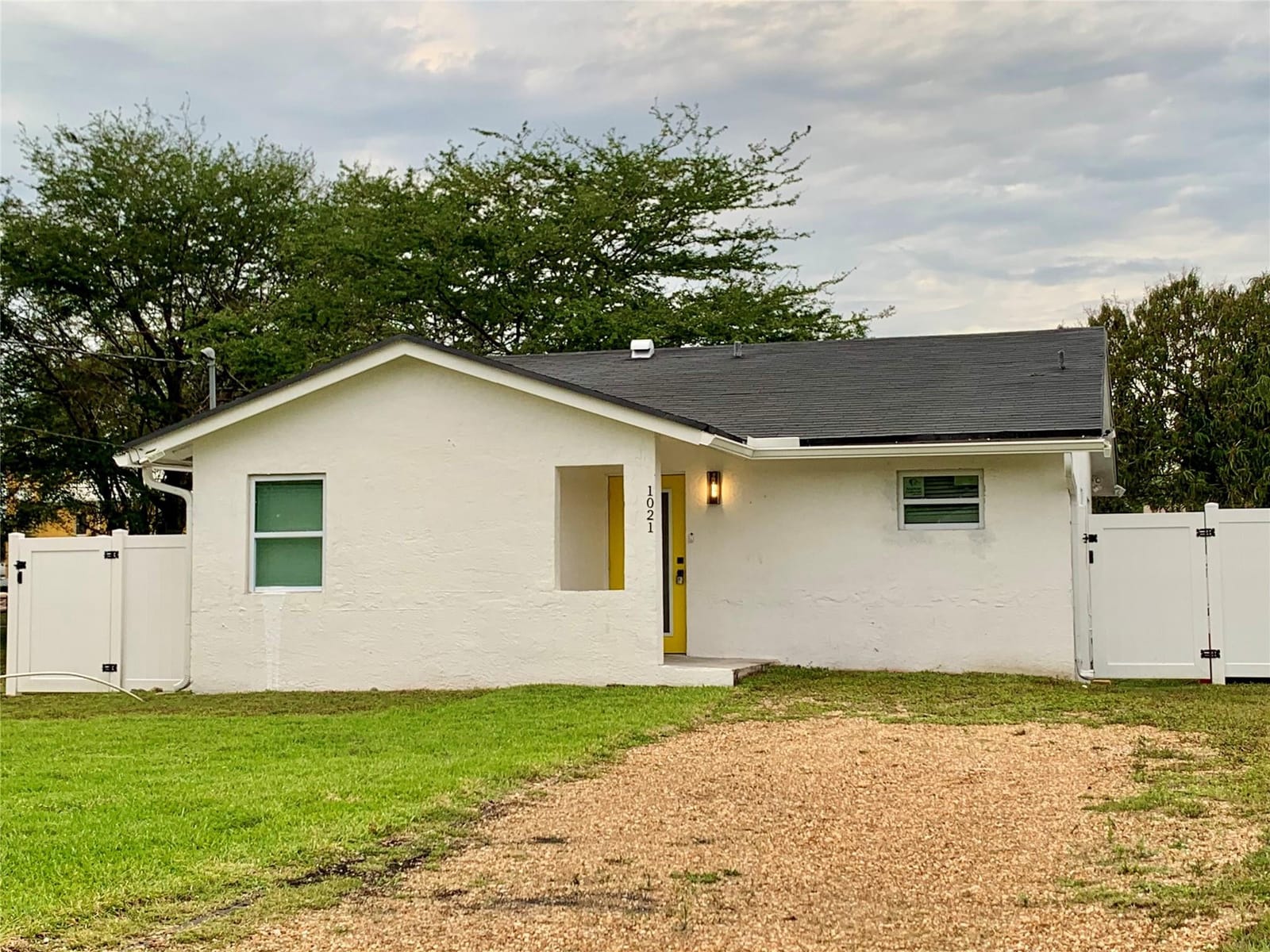 1021 NW 5th Court — photo 2