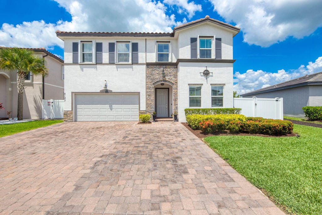 8183 NW Greenbank Circle, Port St. Lucie, FL 34987