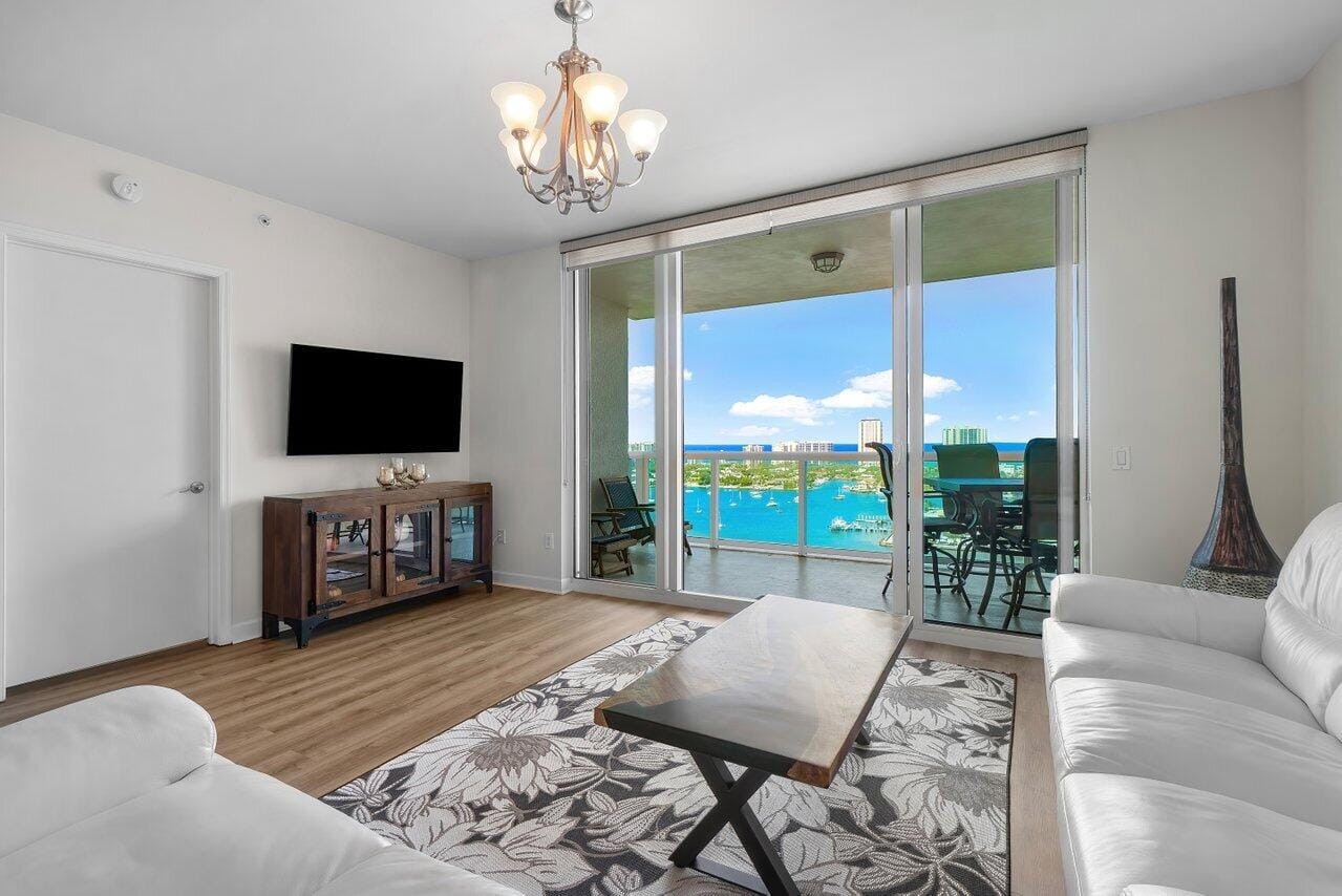 2640 Lake Shore Drive 2409, Riviera Beach, FL 33404