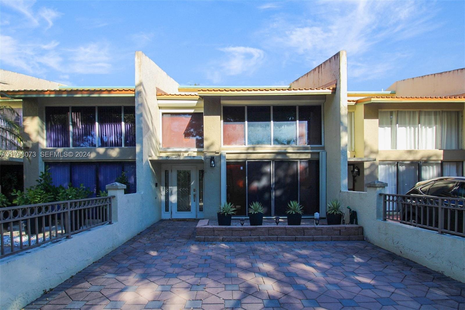 730 E Coco Plum Circle 3, Plantation, FL 33324 photo 3