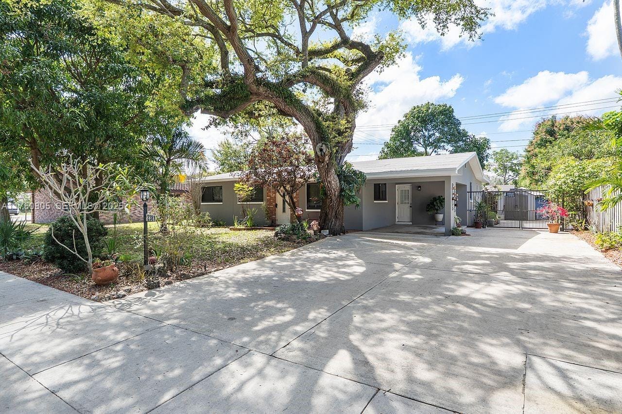 2381 SW 34th Avenue, Fort Lauderdale, FL 33312 photo 3