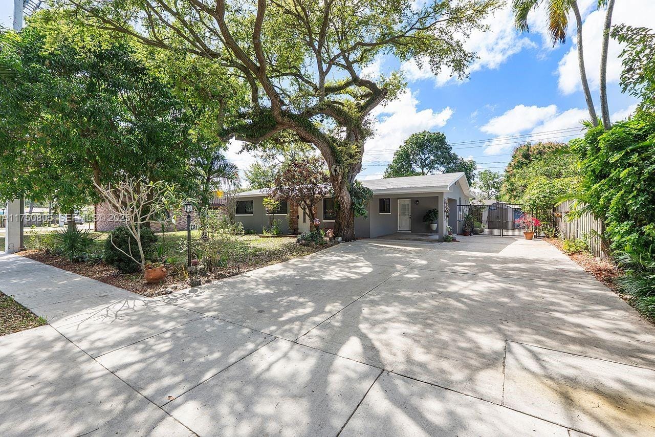 2381 SW 34th Avenue, Fort Lauderdale, FL 33312 photo 4