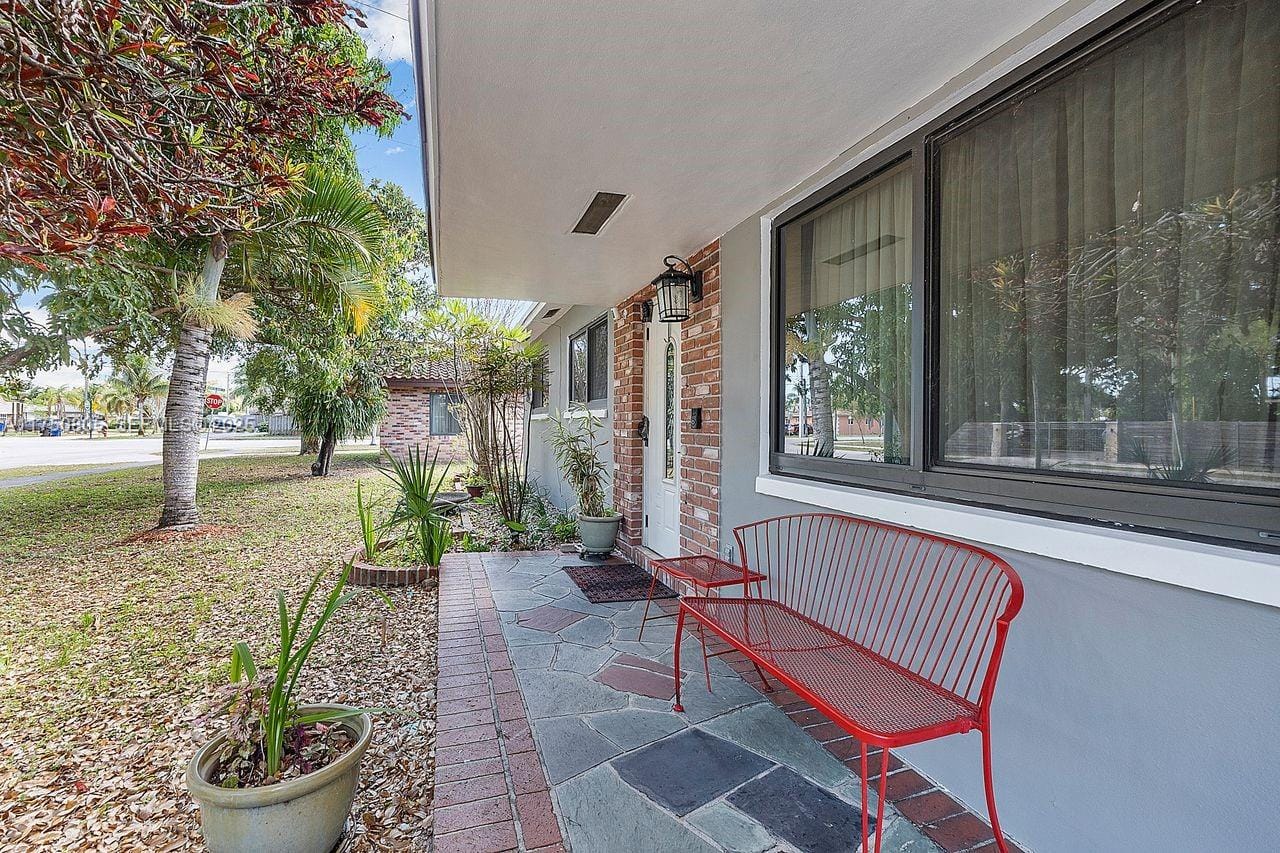 2381 SW 34th Avenue, Fort Lauderdale, FL 33312 photo 8