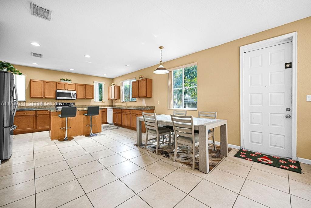 836 NW 204th Street, Miami Gardens, FL 33169 photo 9
